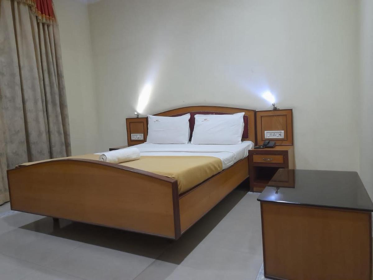 Отель Dp Oberoi Residency Коччи Экстерьер фото